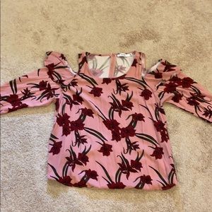 3/4 sleeve shoulder out blouse